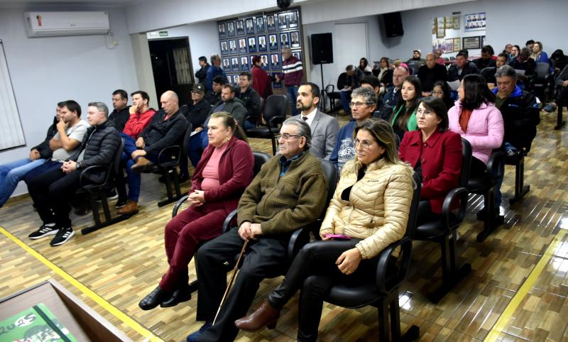 Câmara entrega Moções de Aplausos e Reconhecimento
